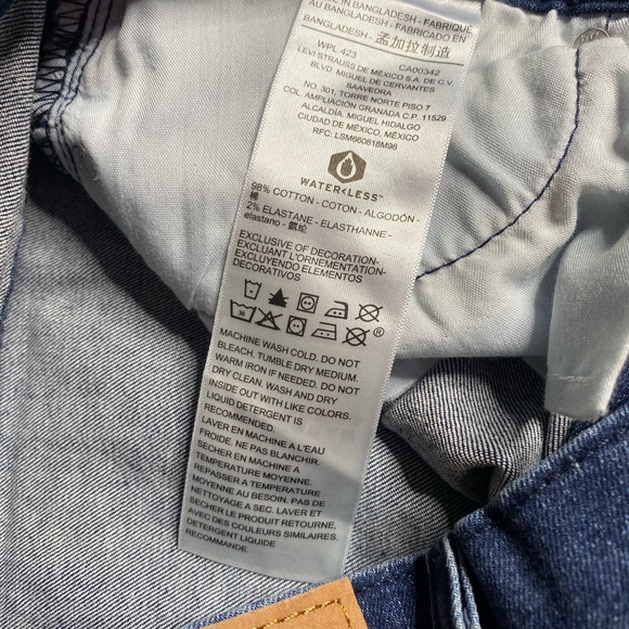 Levi’s Ultra High Rise Jegging - Picture 9 of 9